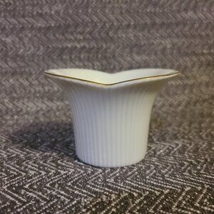 Mikasa Lily votive candle holder- VA 081 Holiday votive